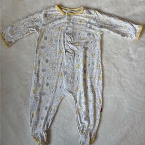 Magnetic Me Kids Pajama Set in White and Yellow